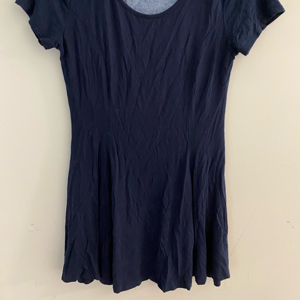 Finn and Clover Flowy Navy Blue Tee. Size M